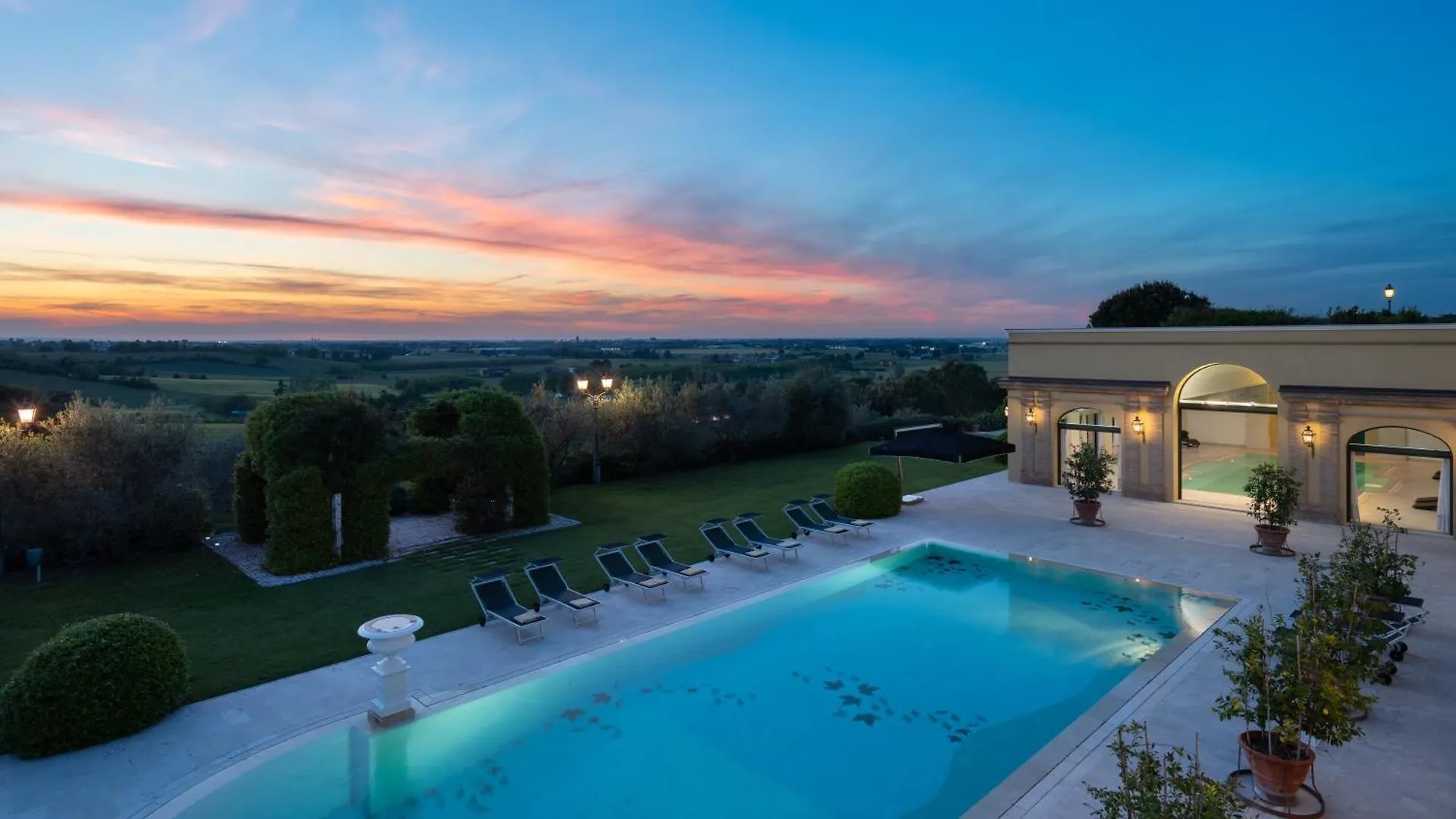 Tenuta Bagni De' Consoli 12, Emma Villas Бертиноро